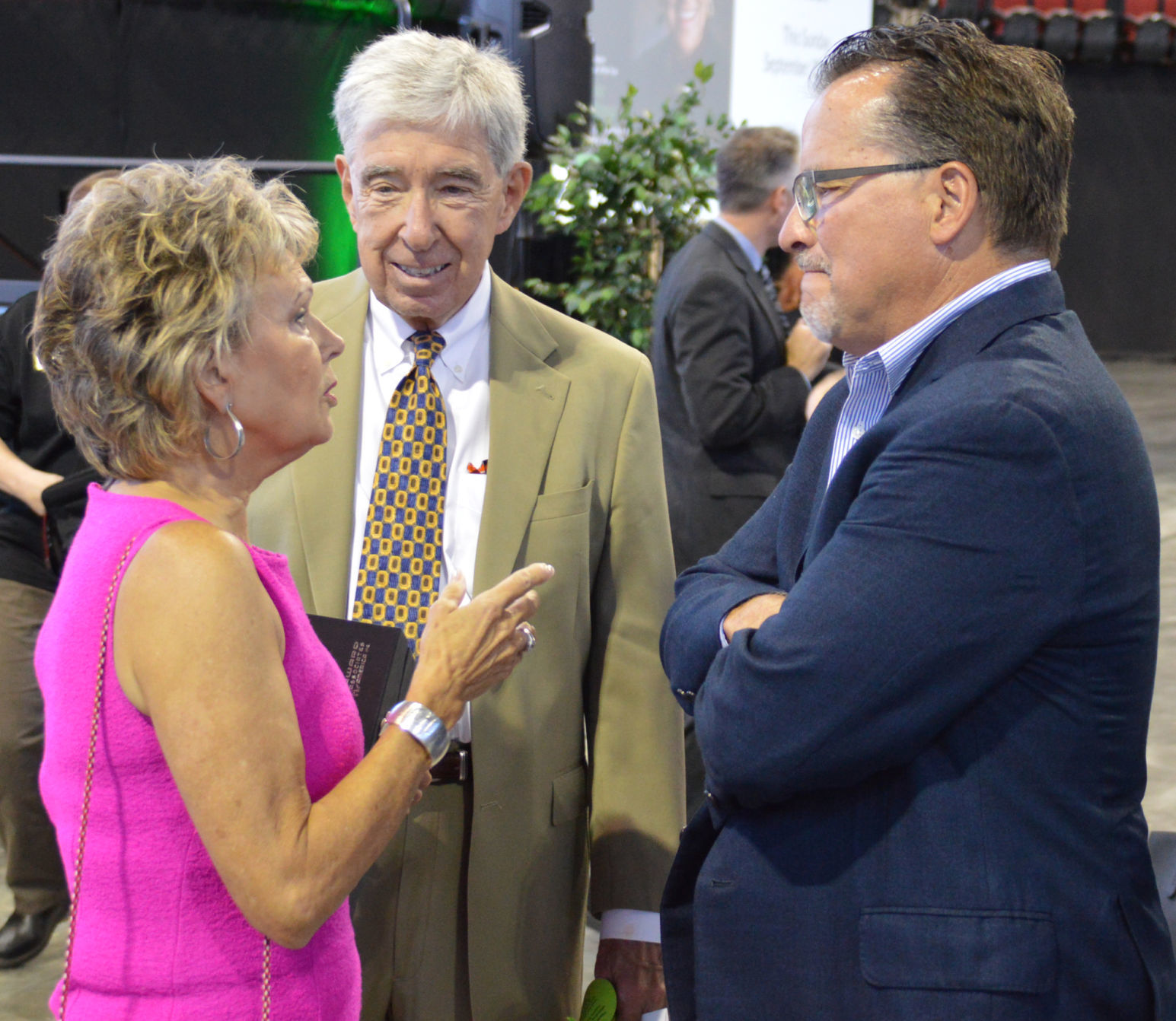 Linda Robinson Rutz, Charlie Meyer, pres & GM, Lincoln Saltdogs.JPG